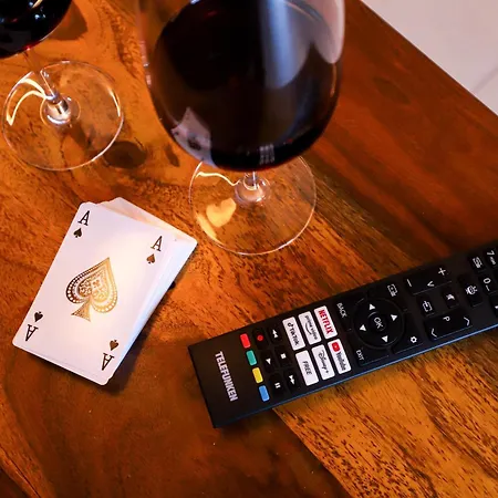 Idylle Der Wetterau - Terrasse - Gartenblick - Parkplatz