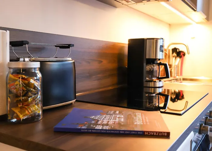 Idylle Der Wetterau - Terrasse - Gartenblick - Parkplatz