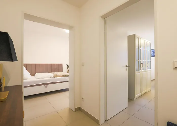 Idylle Der Wetterau - Terrasse - Gartenblick - Parkplatz *